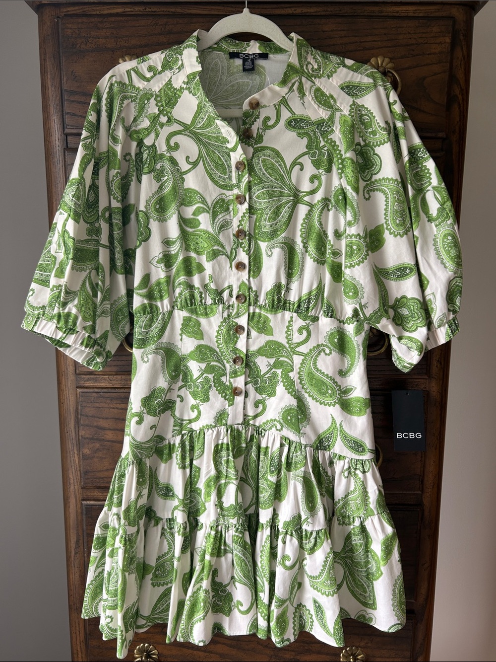 NWT BCBG White and Green Paisley Tiered Button-Front Mini Dress, Size 12